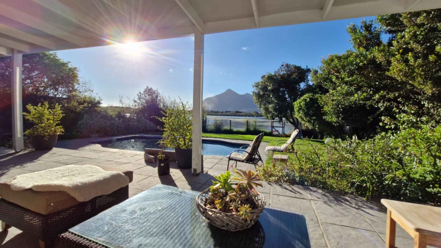 To Let 4 Bedroom Property for Rent in Lake Michelle Western Cape